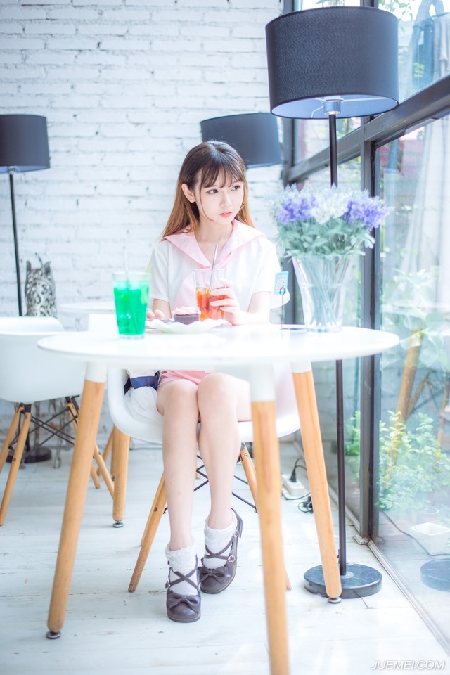 “是。”法正身后，走出了一男一女，在刘璝、刘璋愕然的目光中，将当日的对话重新上演了一遍。